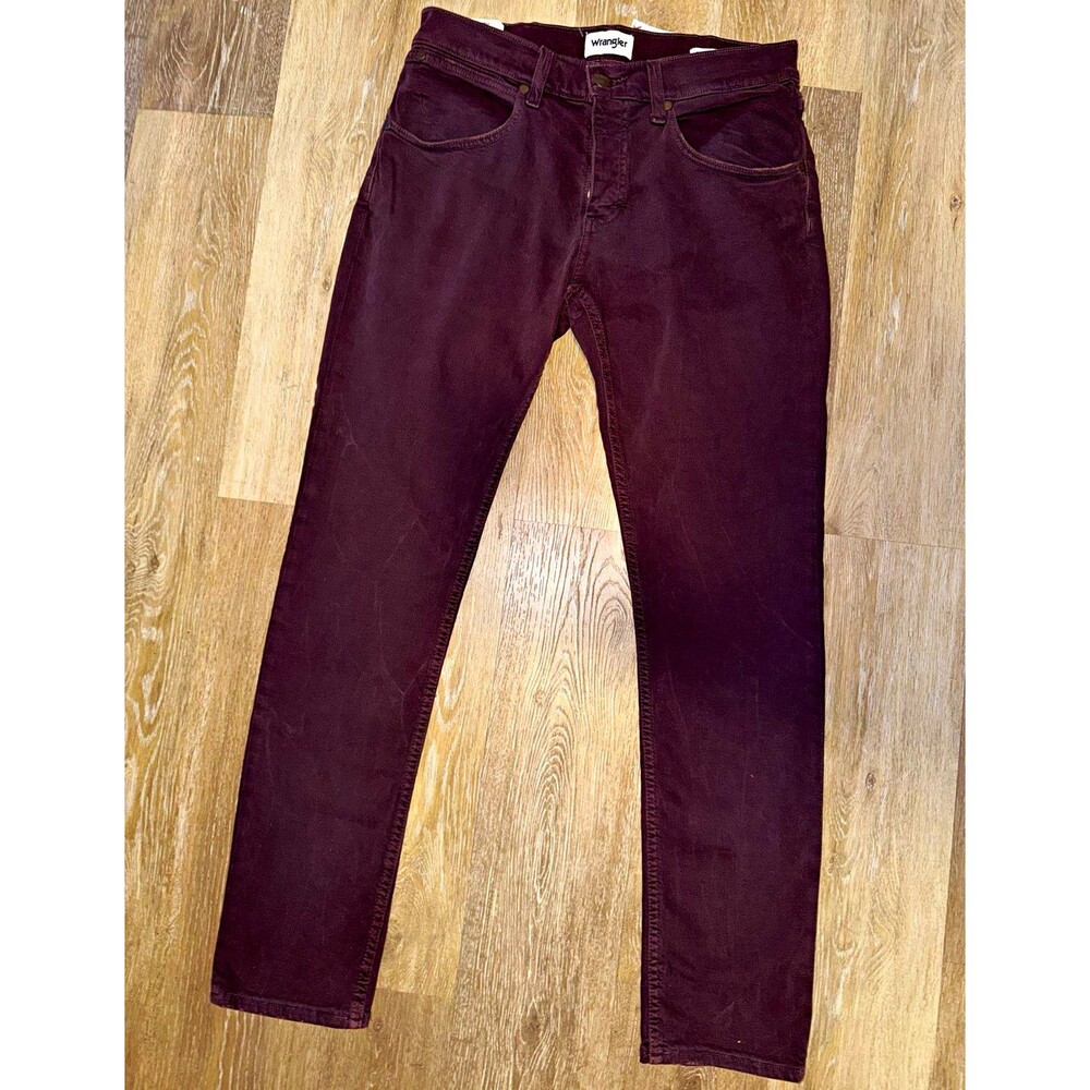Wrangler Men's Burgundy Dark Wash Slim Fit Mid Rise 5-Pocket Jeans 30x30 SKU-#15